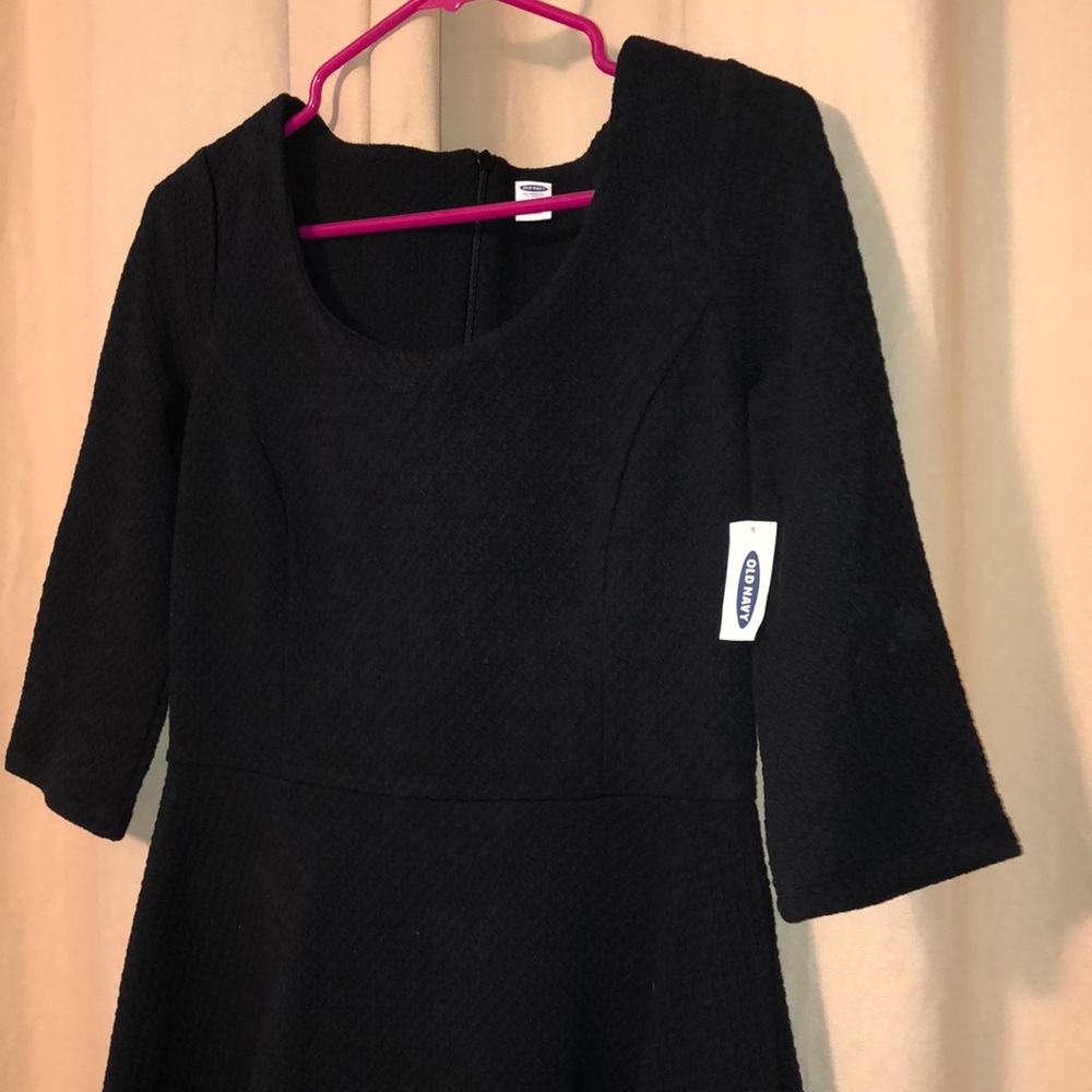 *BNWT* black dress w/ flared bottom. Waist accent - Picture 3 of 9